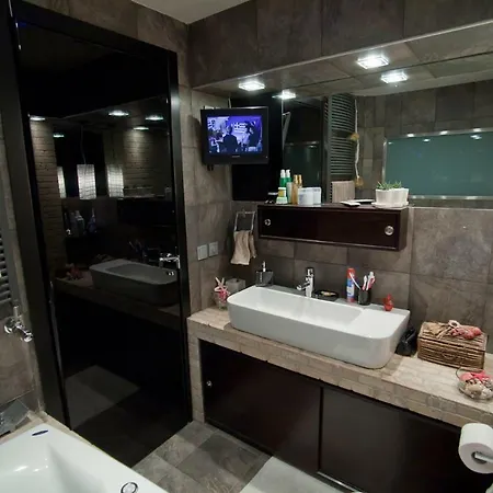 Διαμέρισμα Deluxe Boutique , Jacuzzi, Private Parking, Fireplace *